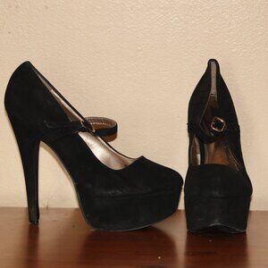 Charlotte Russe size 8 Black Suede  6" Pumps